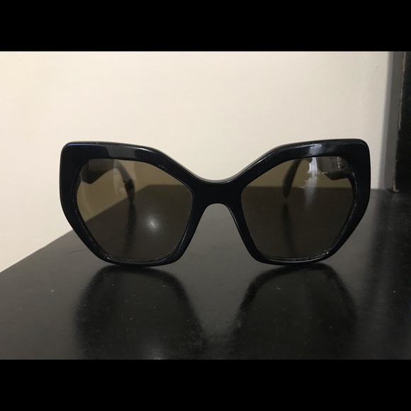 Authentic Prada sunglasses - Picture 4 of 4